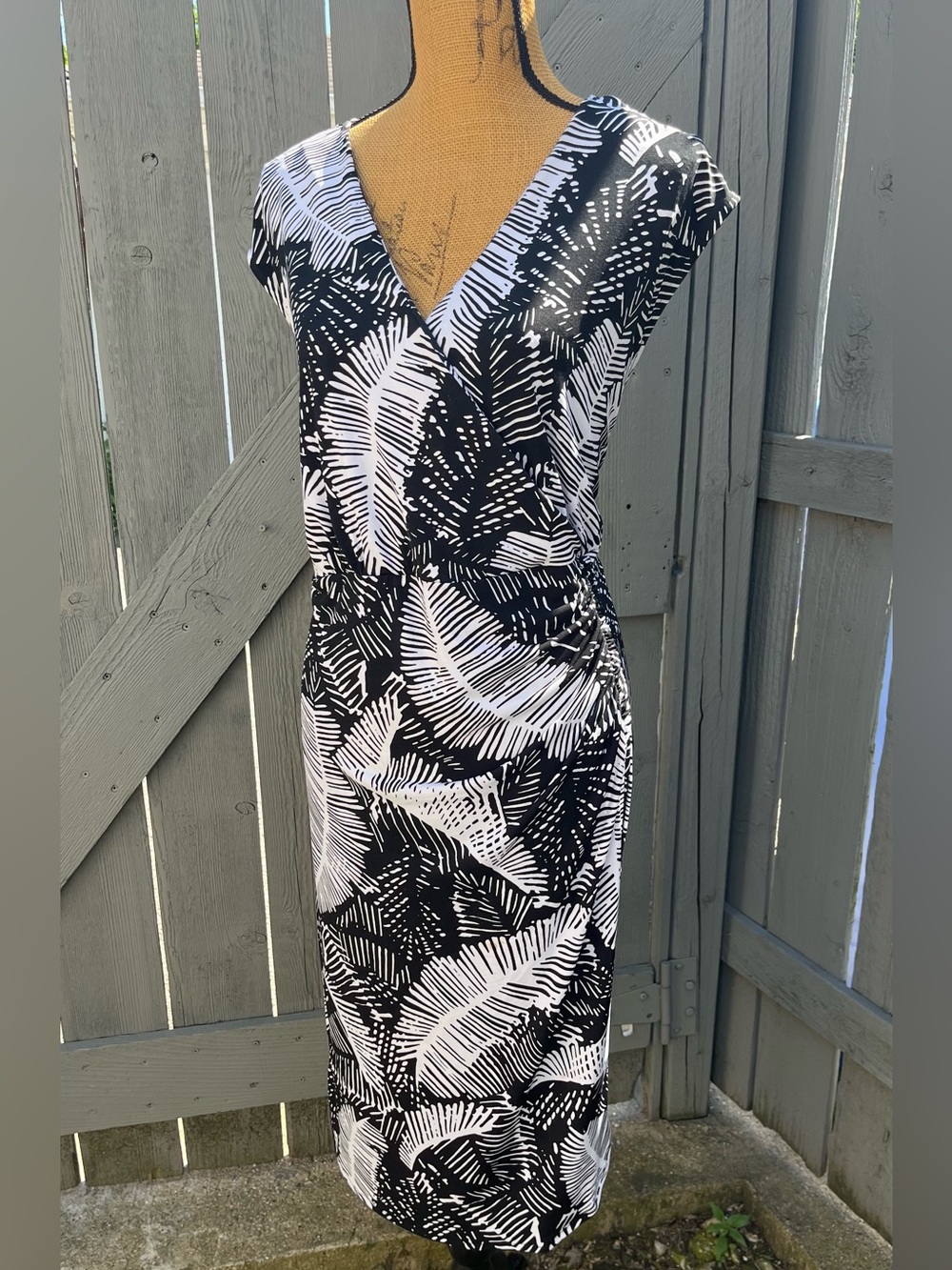 Jones New York Faux Wrap Midi Dress Leaf Print Black White Size 2X - Picture 2 of 12